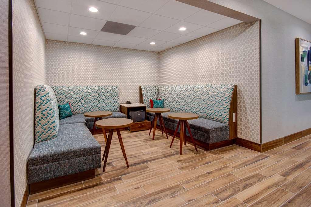Hampton Inn & Suites Ontario Rancho Cucamonga Interior photo