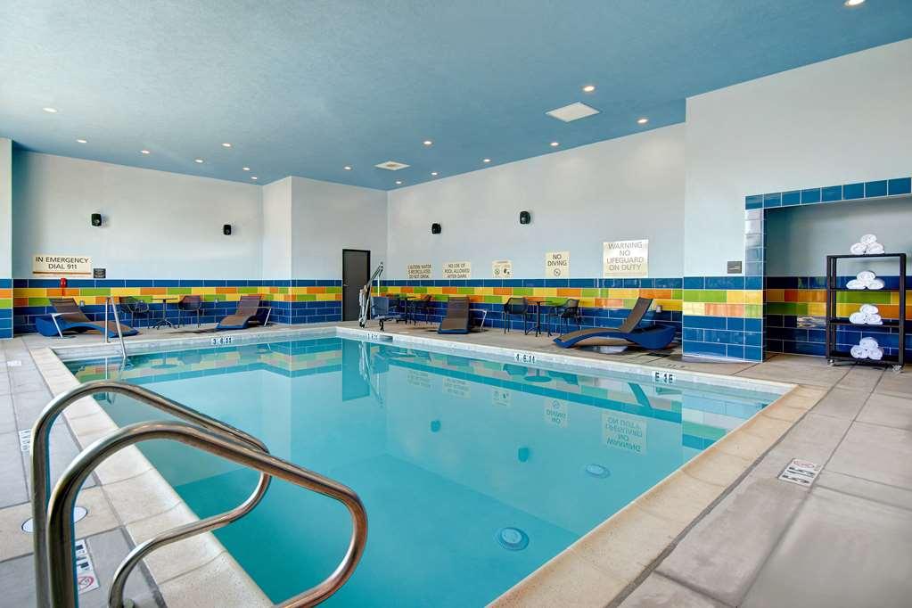 Hampton Inn & Suites Ontario Rancho Cucamonga Facilities photo