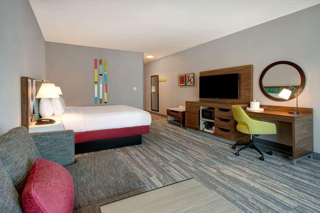 Hampton Inn & Suites Ontario Rancho Cucamonga Room photo