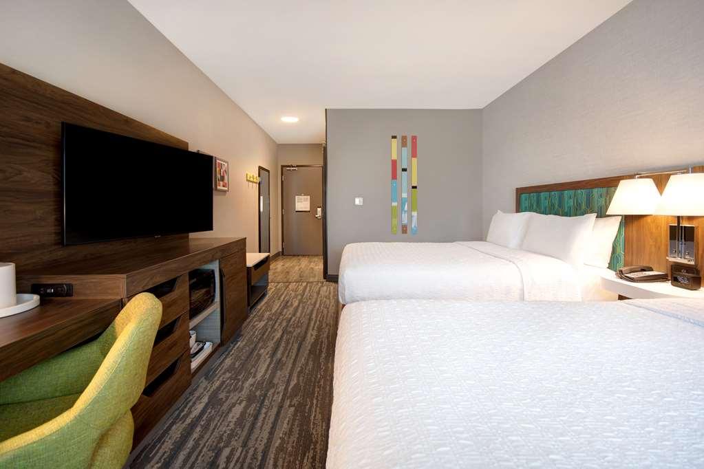 Hampton Inn & Suites Ontario Rancho Cucamonga Room photo