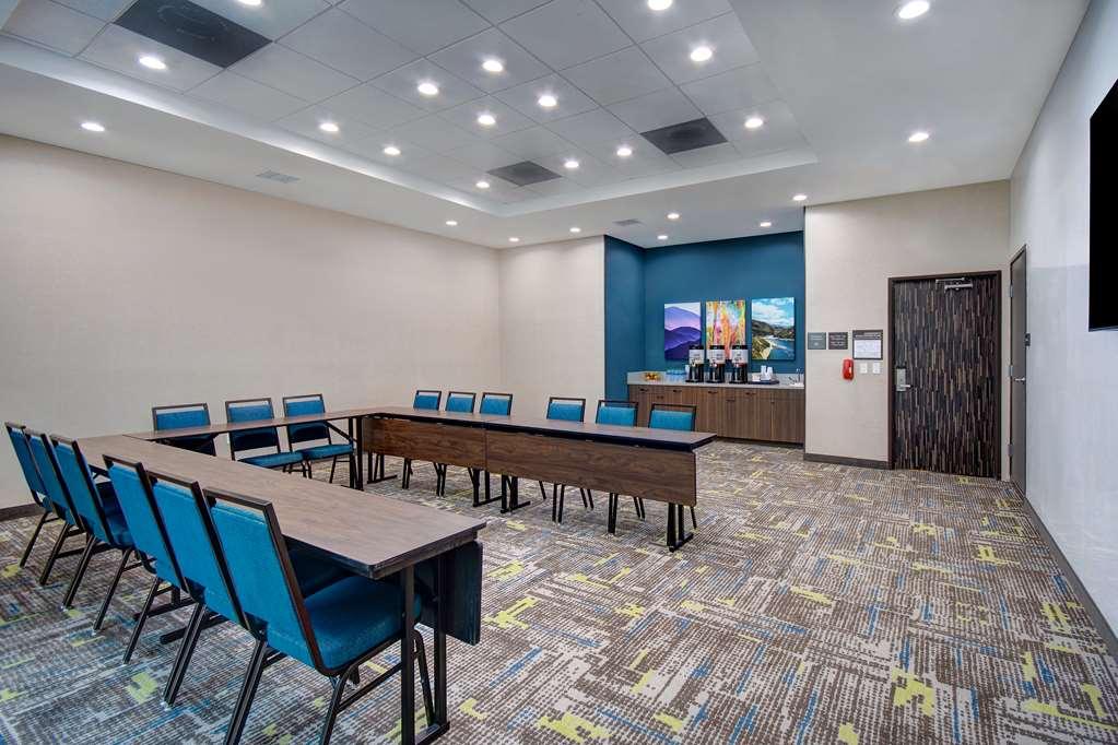 Hampton Inn & Suites Ontario Rancho Cucamonga Facilities photo