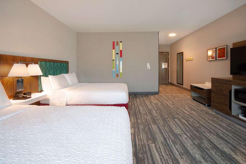 Hampton Inn & Suites Ontario Rancho Cucamonga Room photo