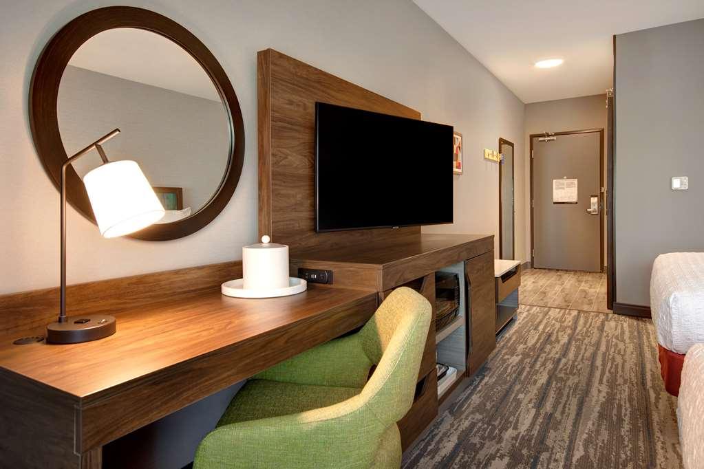 Hampton Inn & Suites Ontario Rancho Cucamonga Room photo